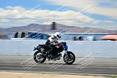 media/Mar-25-2024-Moto Forza (Mon) [[8d4319bd68]]/4-Novice Group/Session 4 Front Straight Speed Pans/